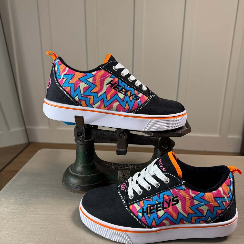 Heelys Pro 20 Prints Black/Pink/Orange/Cyan 90s Style Skate Shoes